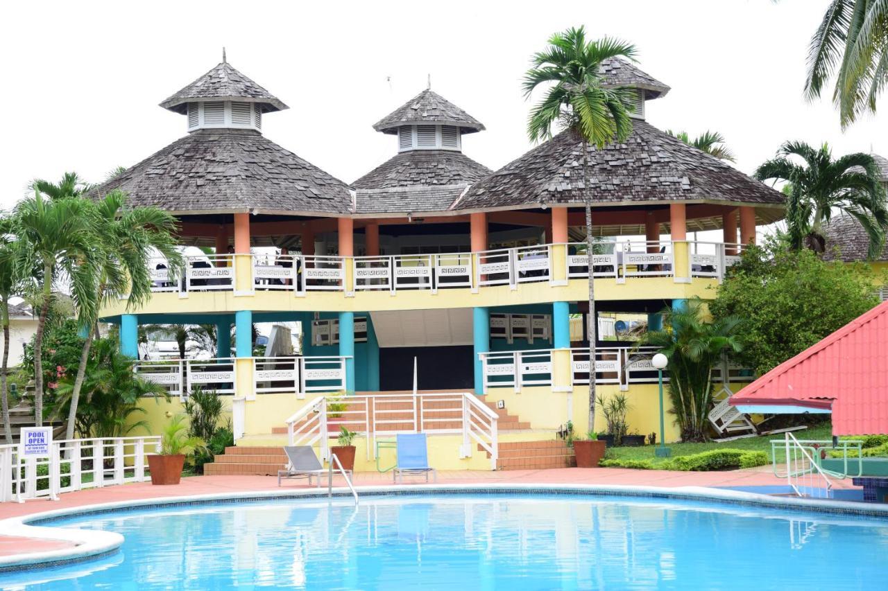 River Side Apt 9 @ Mystic Ridge. Ocho Rios Exterior foto
